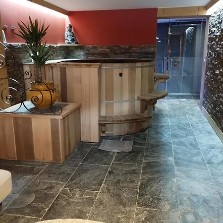Guest Hypercenter Hot Tubs - Sauna & Mtb Storage Chalet