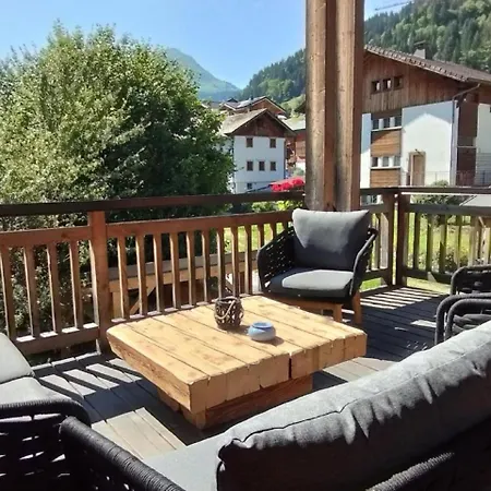 Alpine Vibes Guest Chalet - Spa - Sauna - Morzine Premium Location בקתה *
